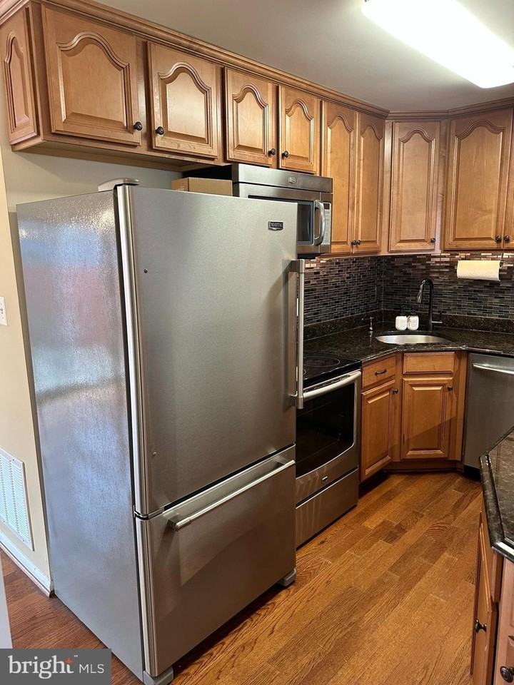 7943 Timarand Ct - Photo 7 of 50