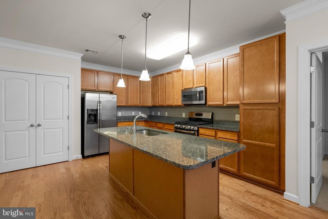 13723 Neil Armstrong Ave Unit 507 #507 - Photo 4 of 24