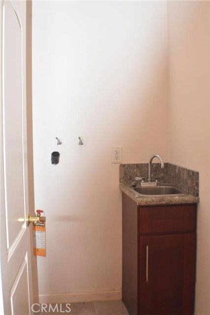 431 La Terraza St - Photo 4 of 8