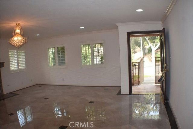 431 La Terraza St - Photo 5 of 8