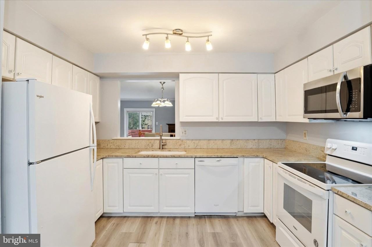 6105 Castletown Way - Photo 4 of 32