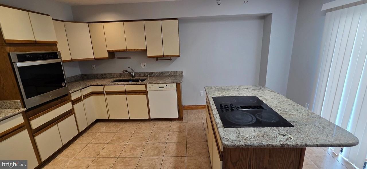 11764 Indian Ridge Rd - Photo 4 of 31