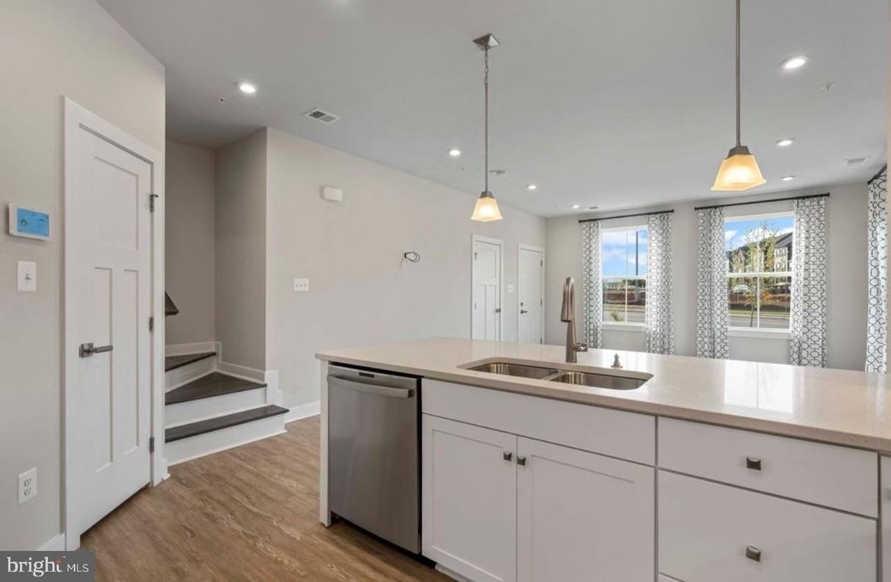 42627 Burbank Ter - Photo 4 of 15