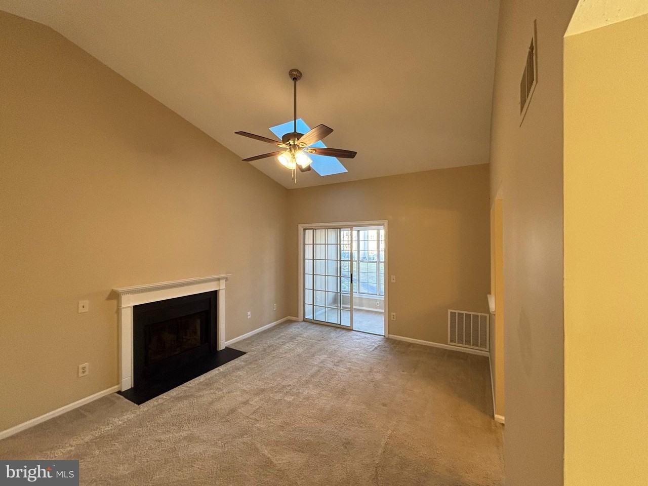 107 Prosperity Ave Se Apt F #F - Photo 3 of 14