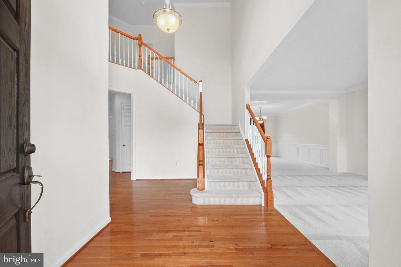 13655 America Dr - Photo 4 of 43