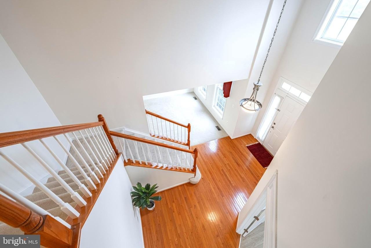 13655 America Dr - Photo 6 of 43