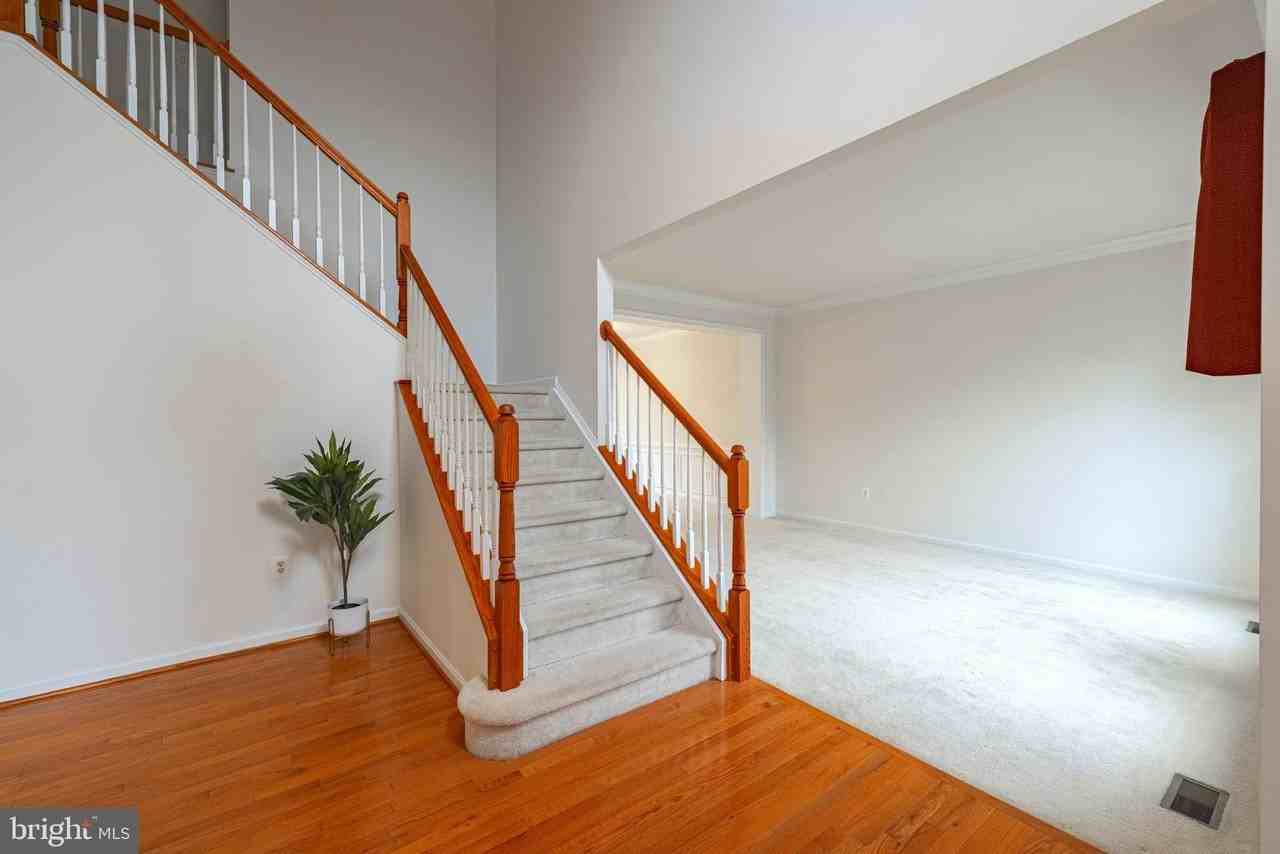 13655 America Dr - Photo 7 of 43