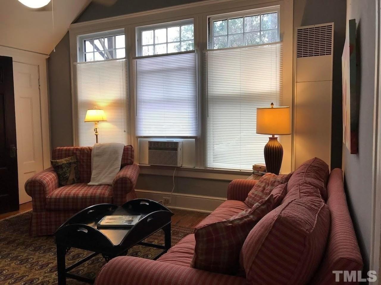 600 Devereux St Apt A #A - Photo 6 of 20