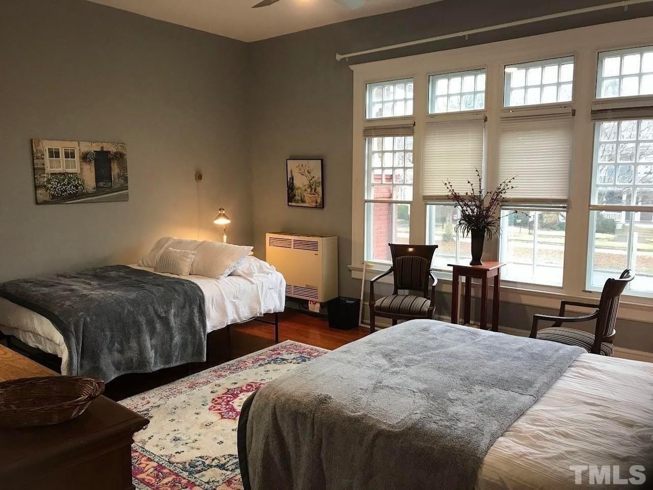 600 Devereux St Apt A #A - Photo 7 of 20