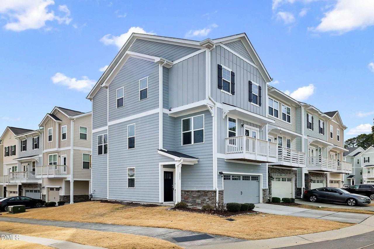 2225 Red Knot Ln - Photo 2 of 50