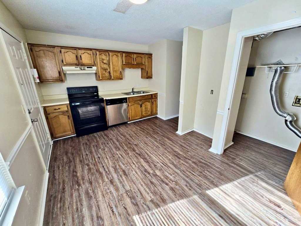 1829 Stargazer Dr Apt 4 - Photo 5 of 9