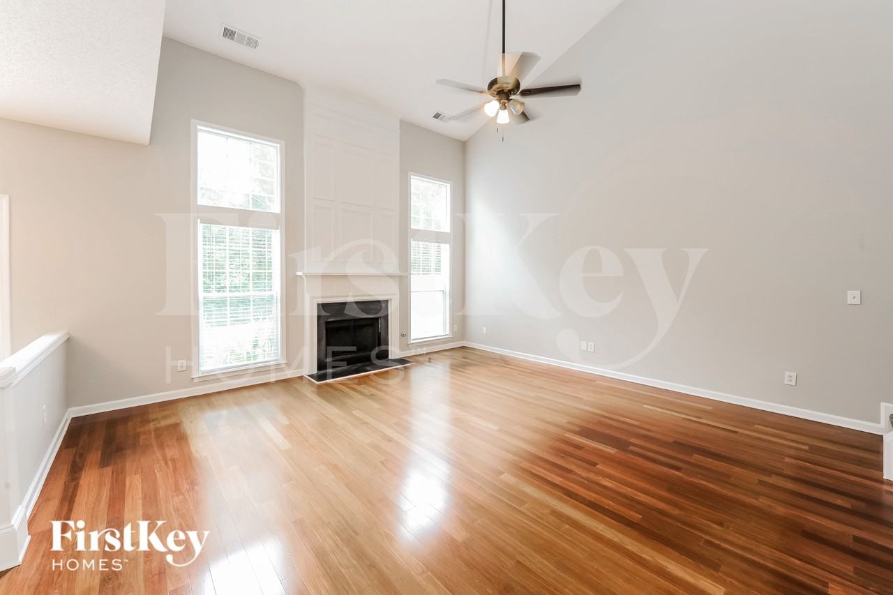 504 Mullein Trce - Photo 3 of 15