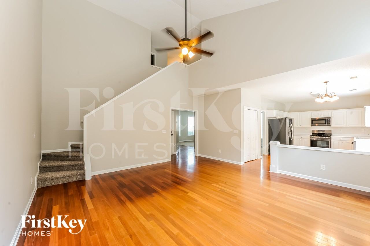 504 Mullein Trce - Photo 4 of 15