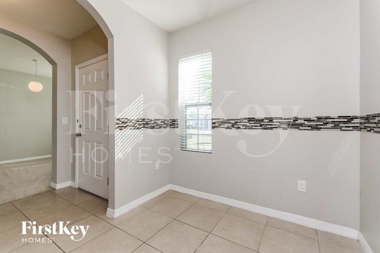 6151 Forest Ridge Way - Photo 7 of 17