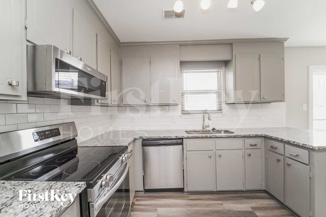 9812 Logging Pl - Photo 7 of 16