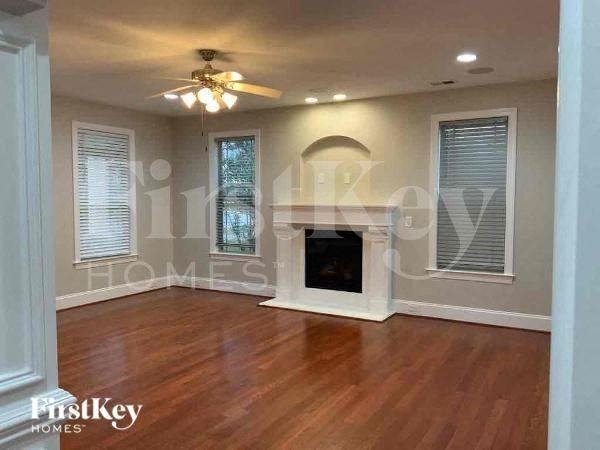 3310 Lucy Dr - Photo 2 of 11