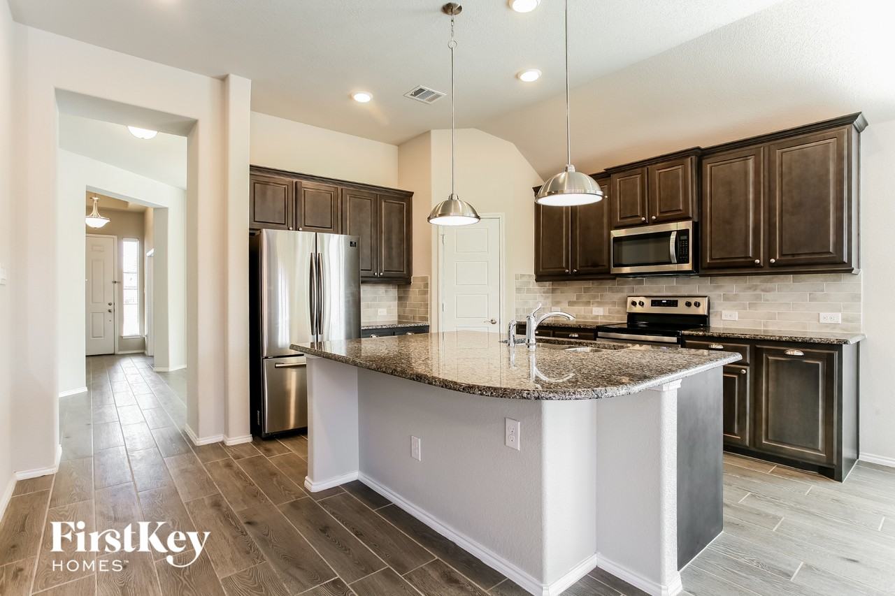 1020 Deer Valley Dr - Photo 6 of 15