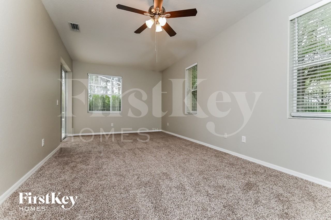 9070 Pinebreeze Dr - Photo 6 of 15