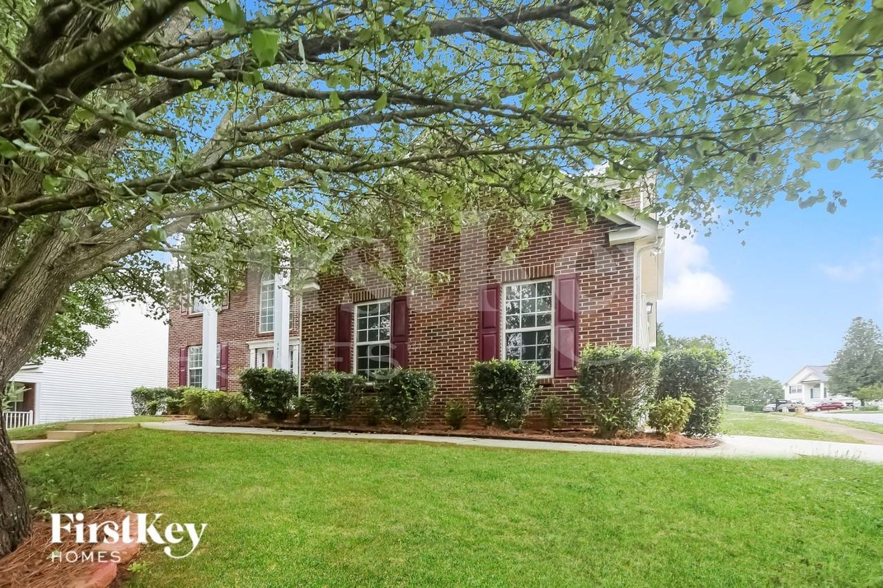 9427 Golden Pond Dr - Photo 2 of 14