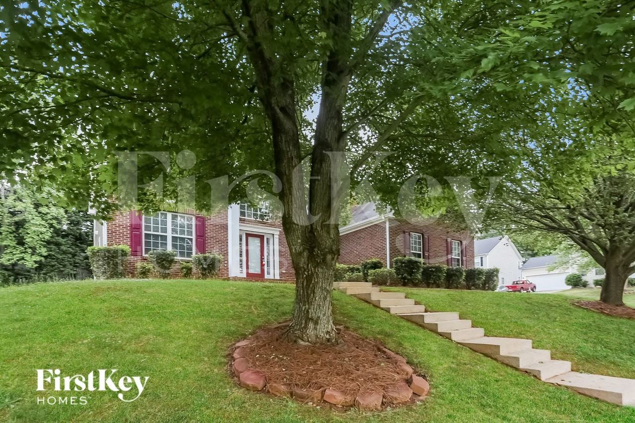 9427 Golden Pond Dr - Photo 3 of 14