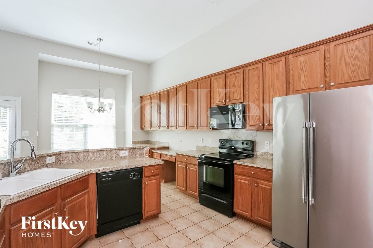 9427 Golden Pond Dr - Photo 6 of 14