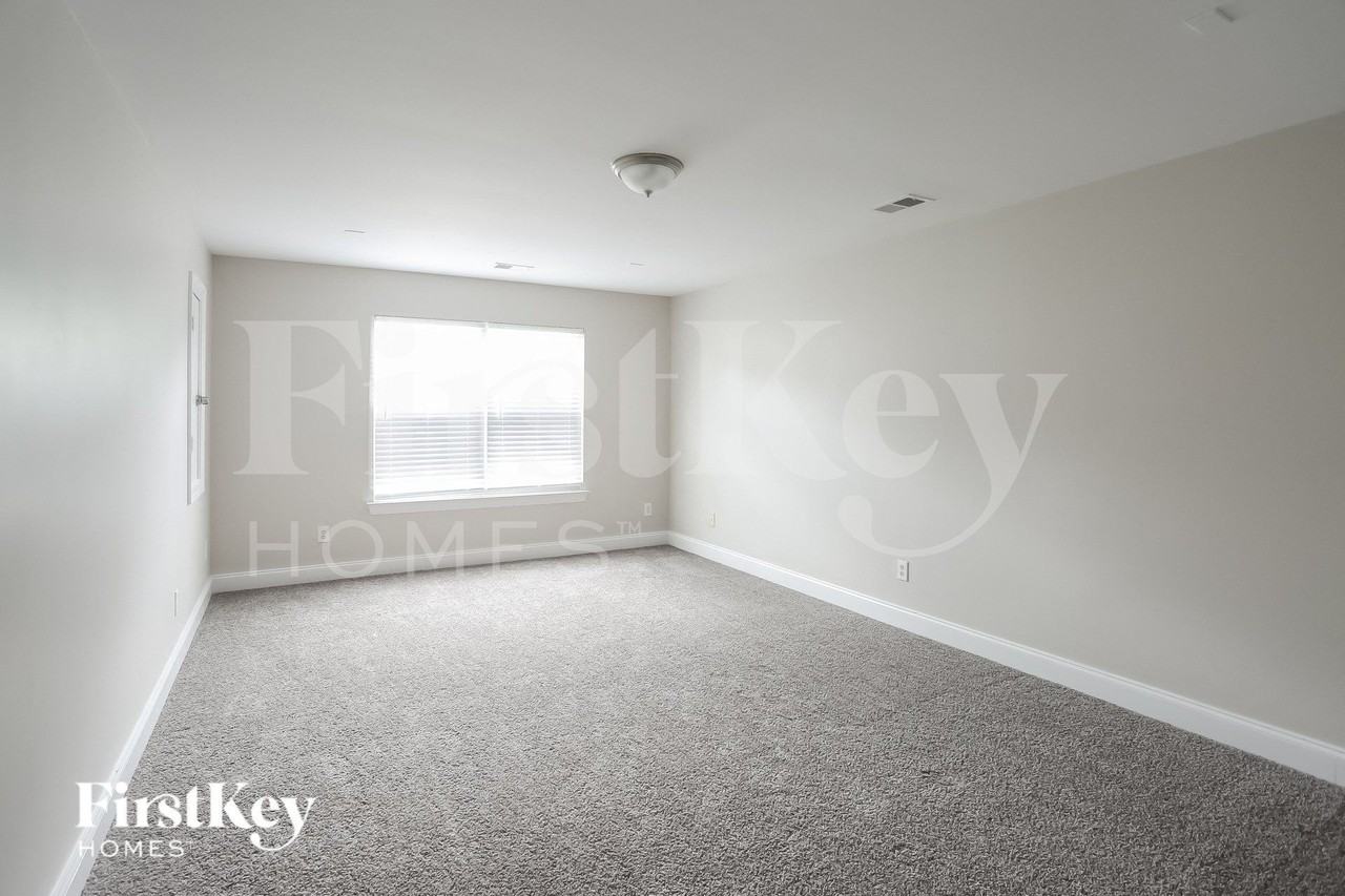 9427 Golden Pond Dr - Photo 7 of 14