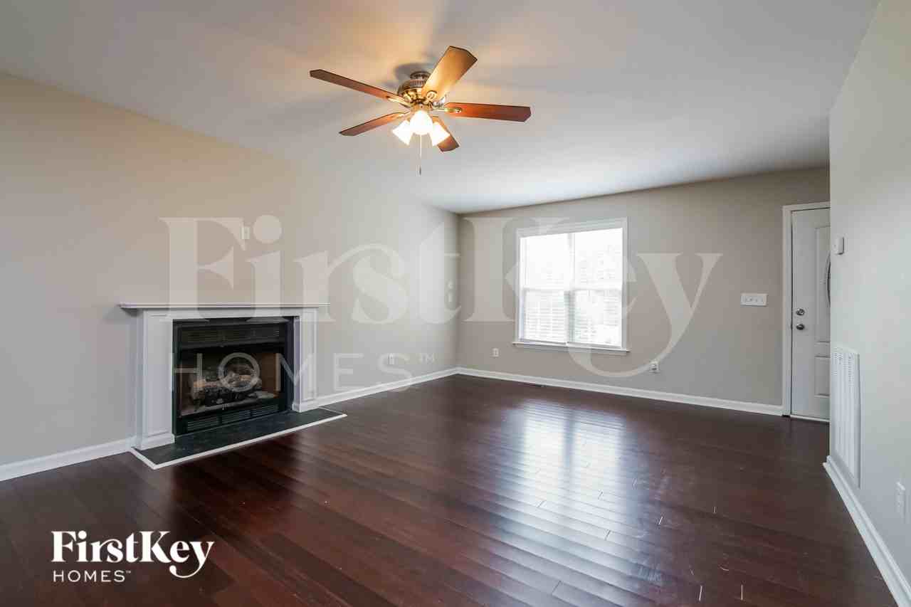 136 Wood Bend Ct - Photo 3 of 16