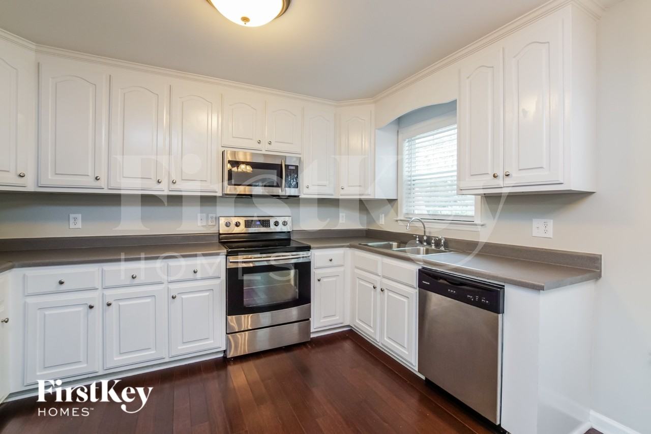 136 Wood Bend Ct - Photo 6 of 16