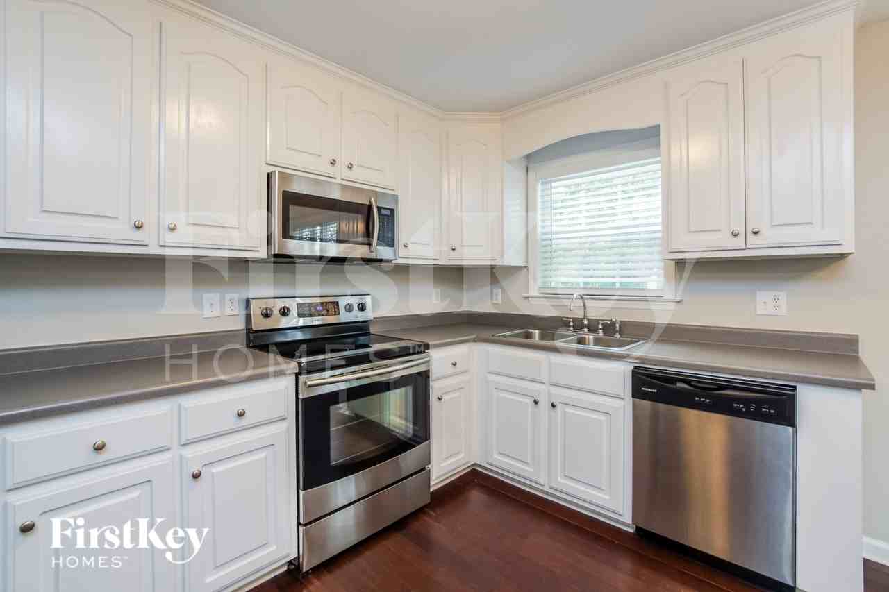 136 Wood Bend Ct - Photo 7 of 16