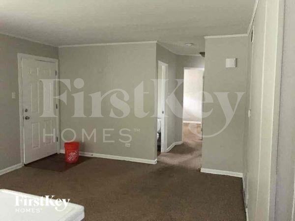 16784 Bulger Ave - Photo 3 of 10