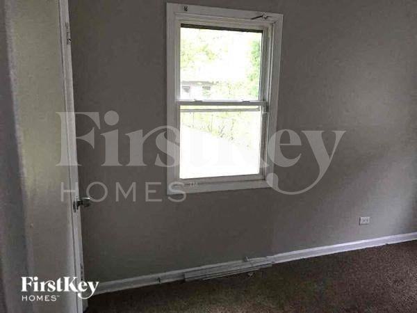 16784 Bulger Ave - Photo 7 of 10