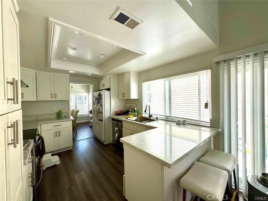 48 Golden Star - Photo 6 of 12