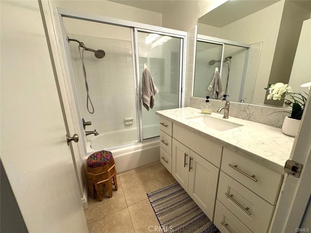 48 Golden Star - Photo 7 of 12