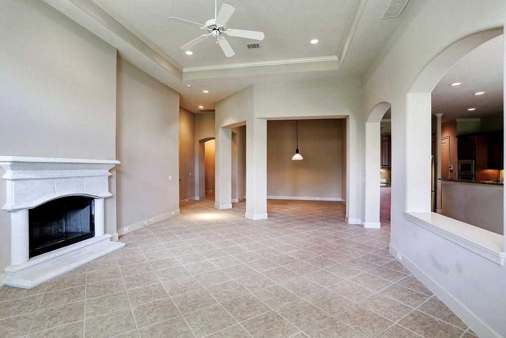 11202 Royal Chateau Ln - Photo 7 of 23