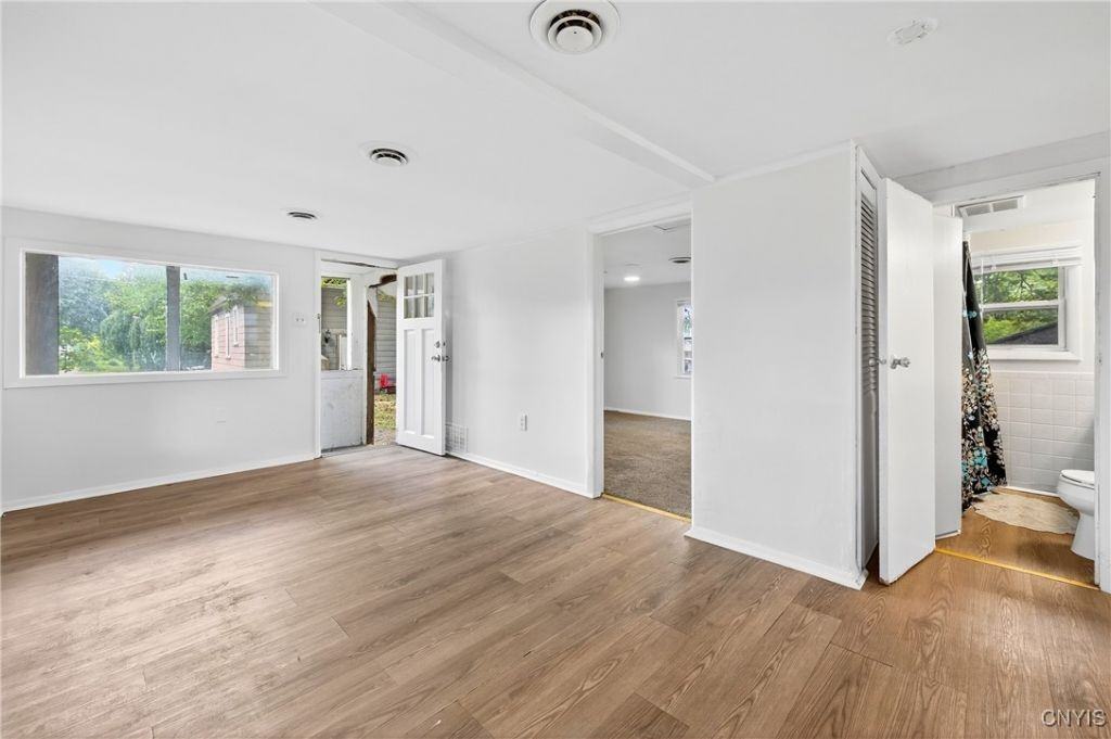 308 Nelson Ave - Photo 4 of 15