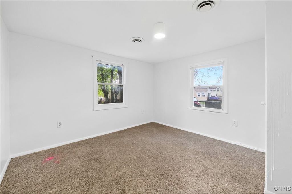 308 Nelson Ave - Photo 5 of 15