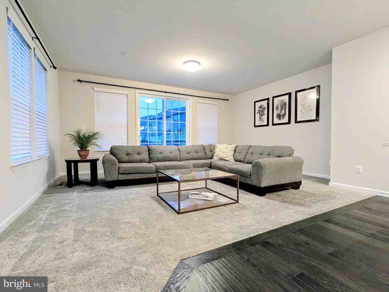 23365 Leyland St - Photo 5 of 15