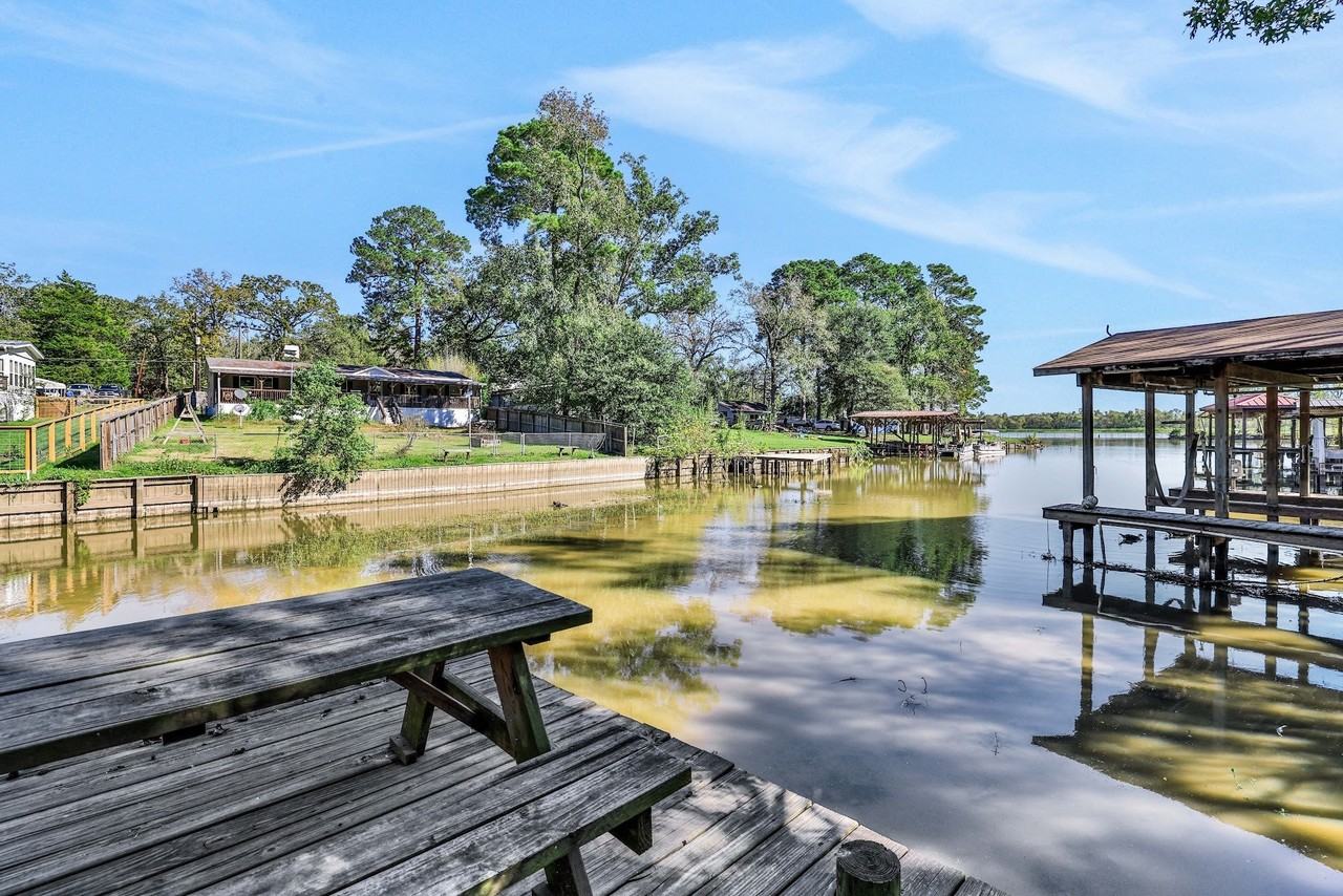 148 S Oak Bluff St - Photo 3 of 49