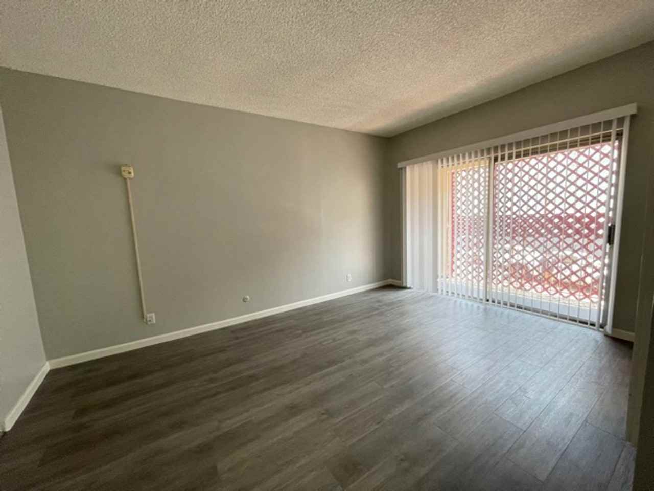 2600 8th - Photo 5 of 36