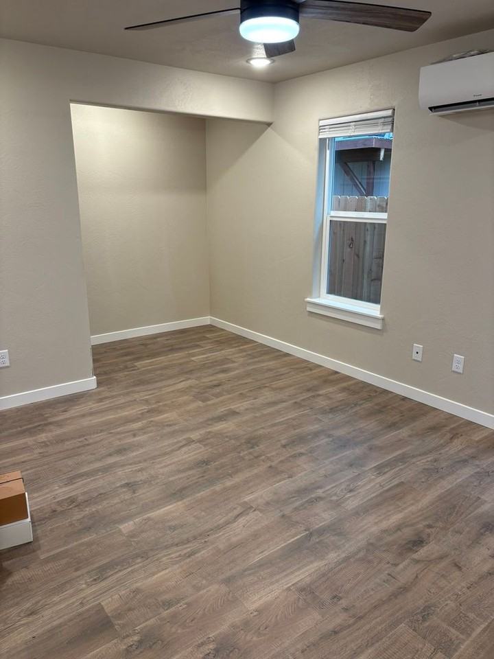 7869 28th St - Photo 4 of 7