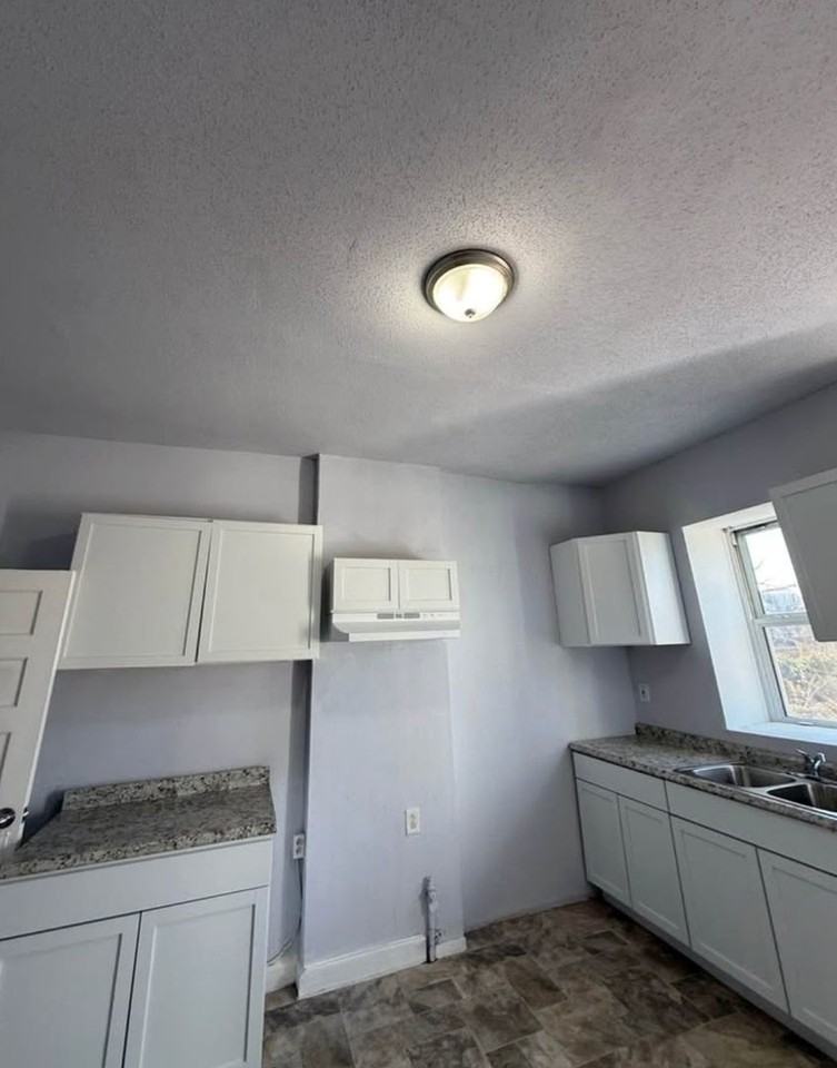 1343 Walton Ave - Photo 6 of 35