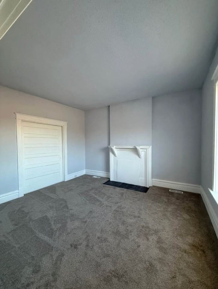 1343 Walton Ave - Photo 5 of 35