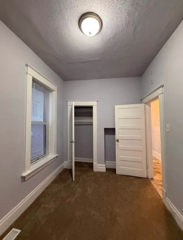 1343 Walton Ave - Photo 4 of 35