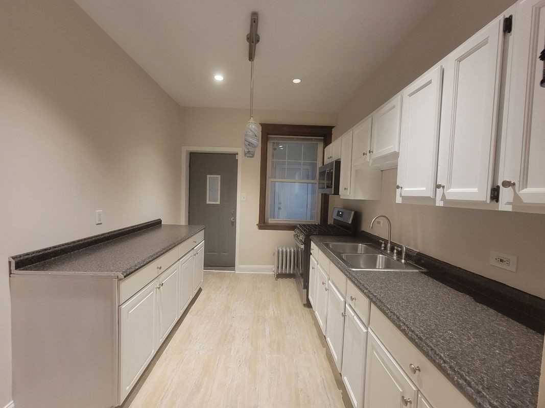 6328 S Saint Lawrence Ave ##1 - Photo 3 of 18