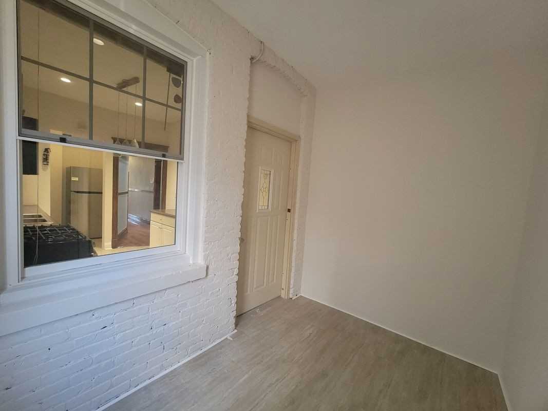 6328 S Saint Lawrence Ave ##1 - Photo 6 of 18