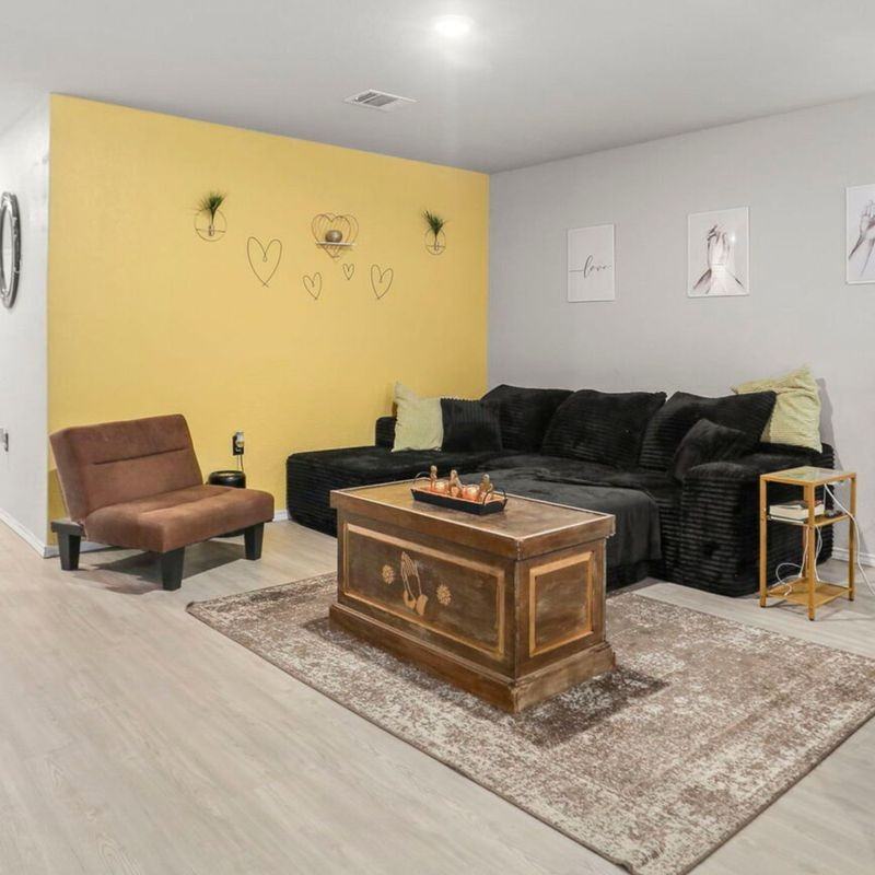 11910 Pewee - Photo 2 of 7