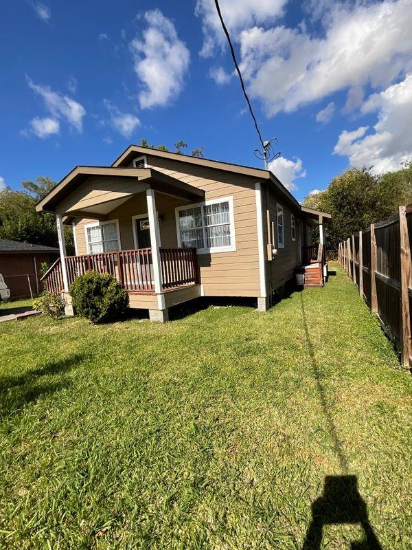 2515 Harris St - Photo 2 of 3