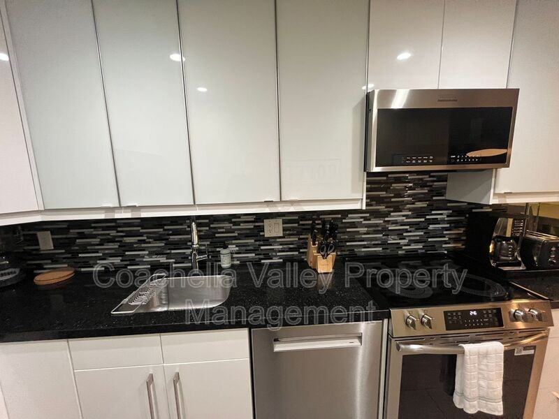 2821 N Los Felices Rd #202 - Photo 4 of 20