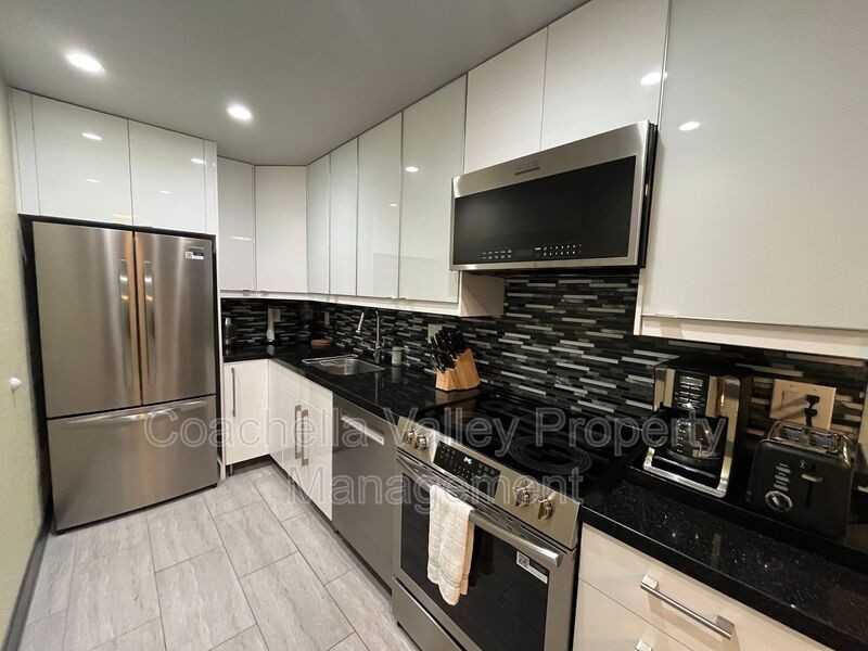 2821 N Los Felices Rd #202 - Photo 5 of 20