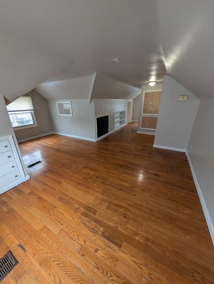 13604 Oak Park Blvd - Photo 4 of 17